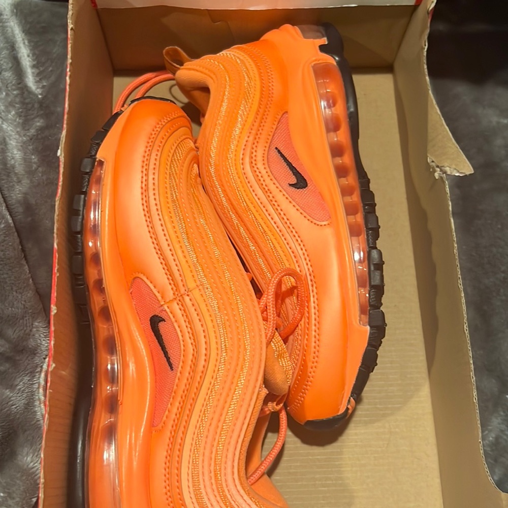 Nike Orange 🍊 Airmax